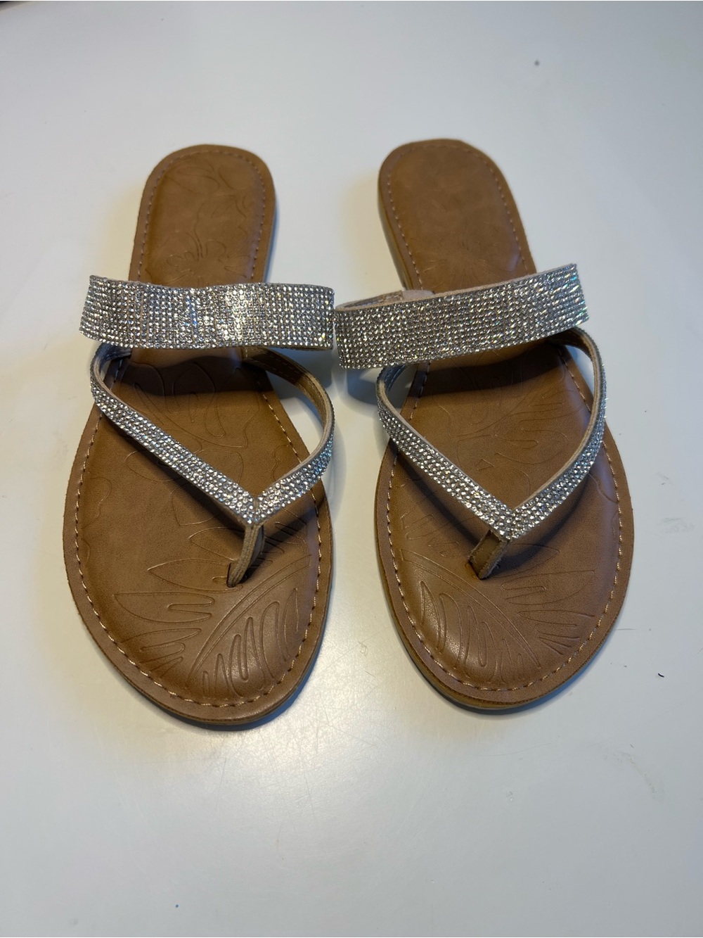 Women's Silver Rhinestone Toe-Post Sandals size 10 NWOT
